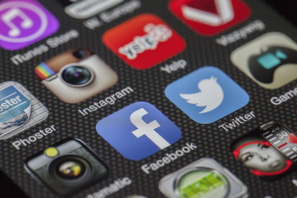 Use Organic Social Media to Capture Leads